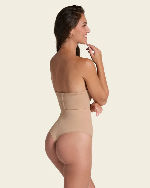 Extra high-waisted sculpting thong#color_801-golden-beige
panty