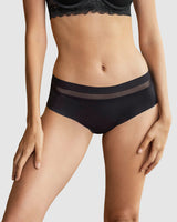 #color_700-black