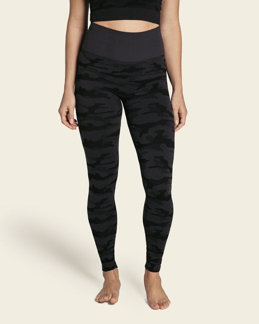 Sculpting high-waisted graphic active legging#color_711-gray-camouflaged