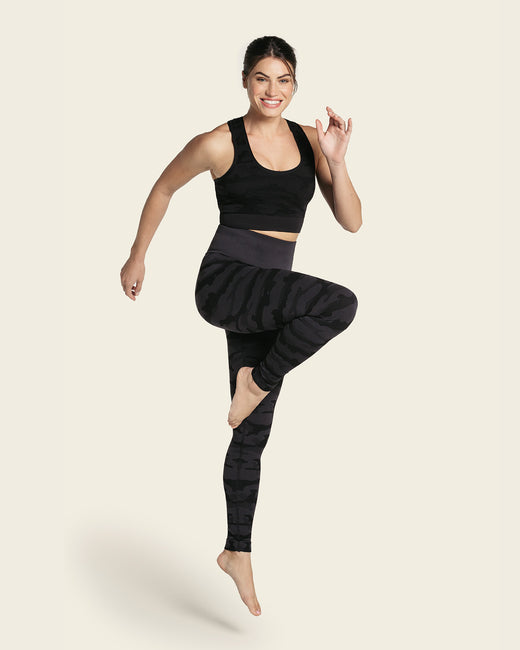 Sculpting high-waisted graphic active legging#color_711-gray-camouflaged