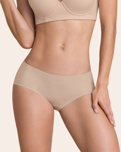 Low-rise hiphugger panty with ultra-flat seams#color_802-nude